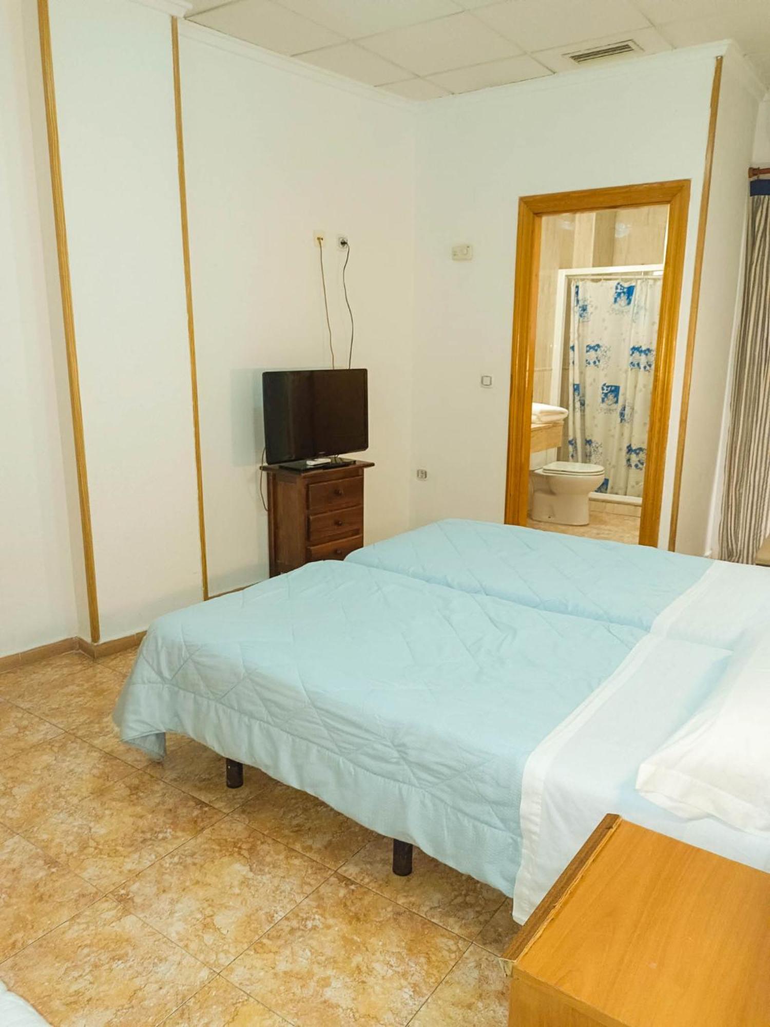Hostal Gran Via Levante Torrevieja Luaran gambar