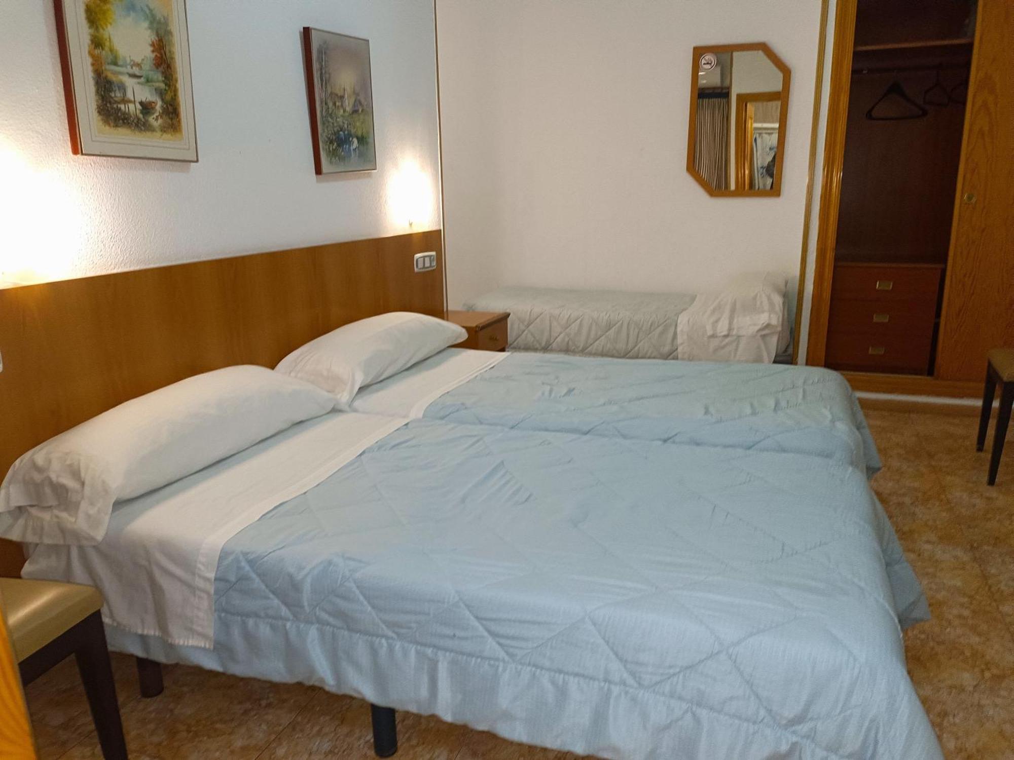 Hostal Gran Via Levante Torrevieja Luaran gambar